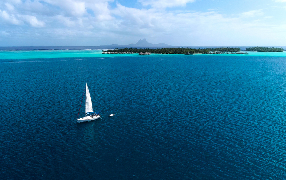 Sailing in Tahiti in a luxury yacht