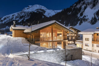 Exterior with mountain views at Chalech L in Lech