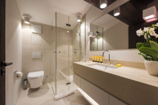 Shower room shared between bedrooms four and five at Nidus Penthouse in Lech
