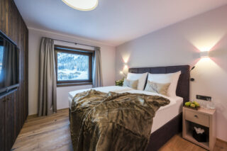 Double/twin bedroom two at Nidus Penthouse in Lech