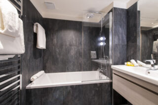 Ensuite bathroom at Chalet Altius in Meribel