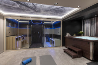 Spa with sauna, steam room and hot tub at Chalet Altius in Meribel