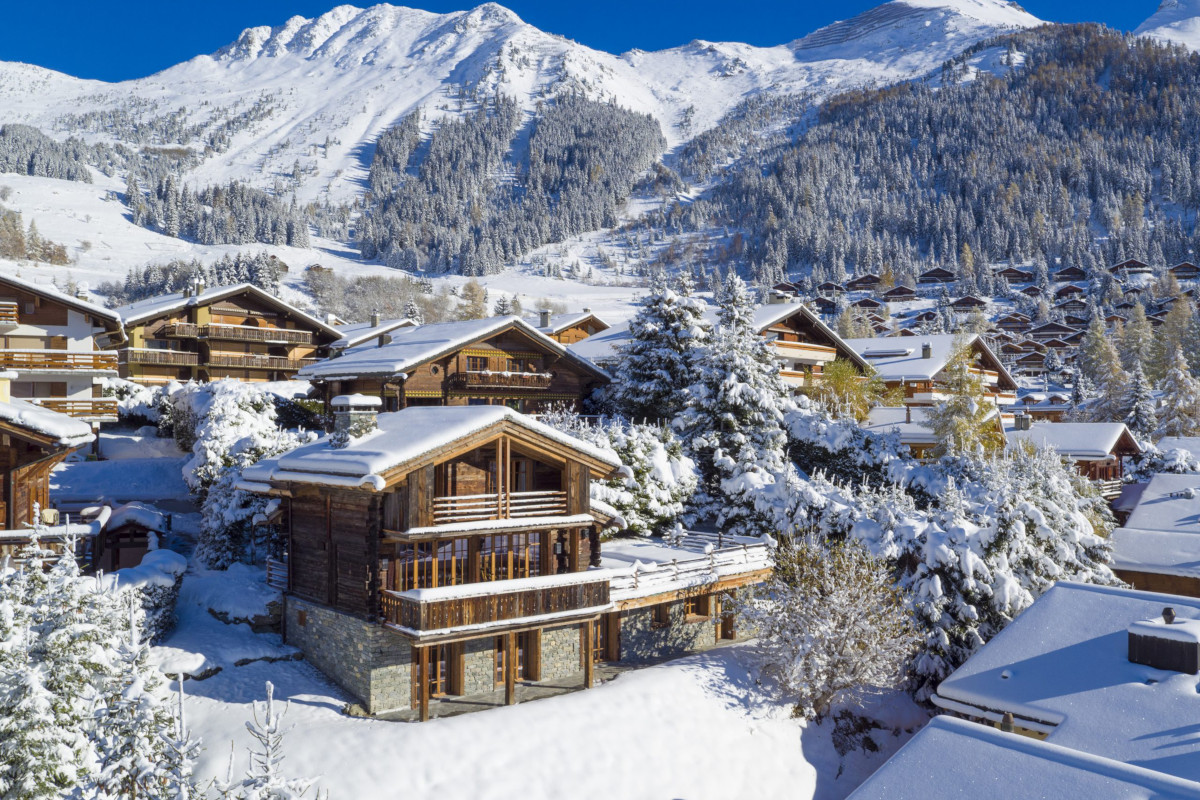 Exterior winter view of Chalet Aline in Verbier