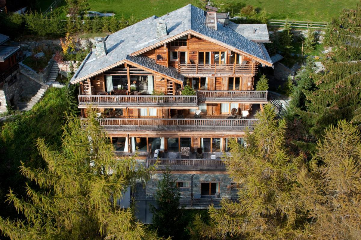 Exterior view of Chalet Dent Blanche in Verbier during summer