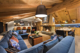 Lounge and dining at Entre Ciel et Terre in Verbier