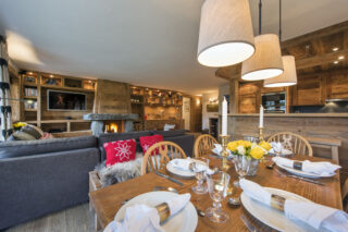 Dining table set for dinner at Apartment Hickory in Verbier