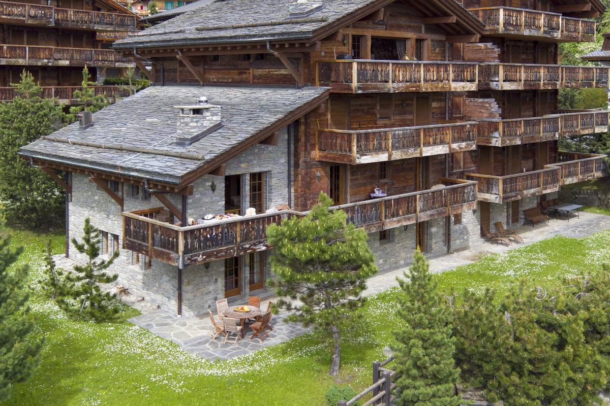 Exterior and garden of Apartment Ivouette in Verbier