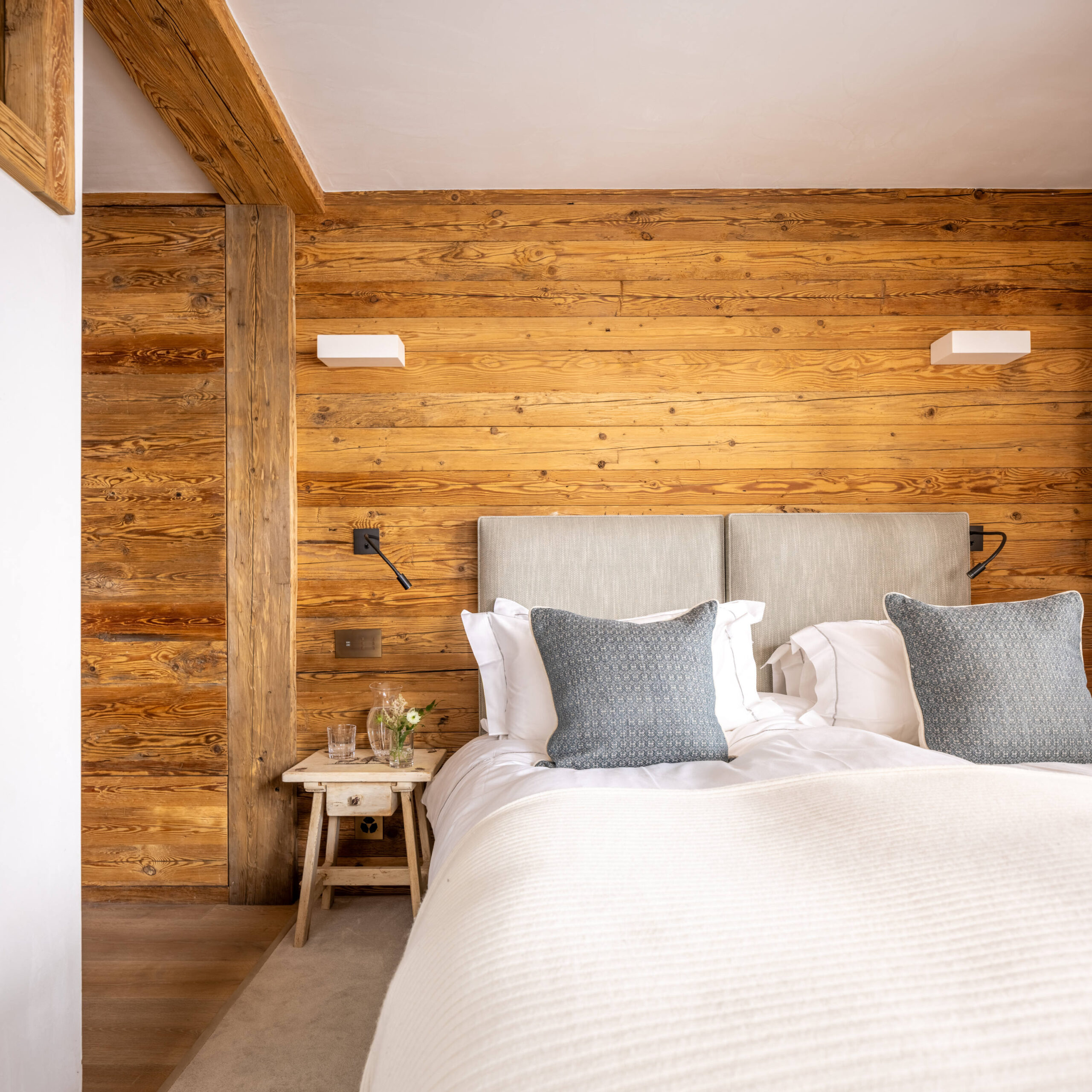 Bedroom two at Chalet les Étrennes in Verbier