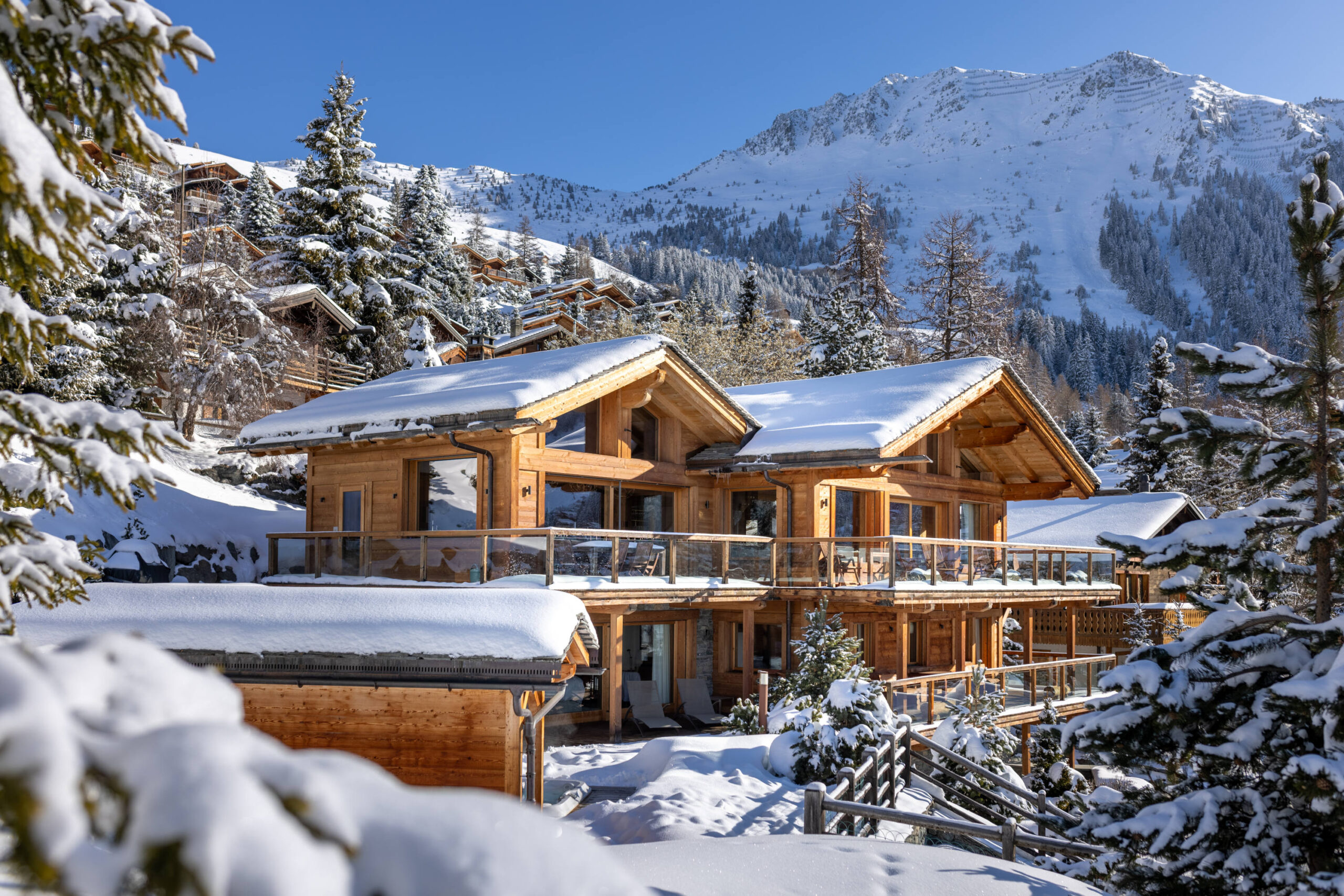 Exterior view of Chalet les Étrennes in Verbier on a sunny winter day
