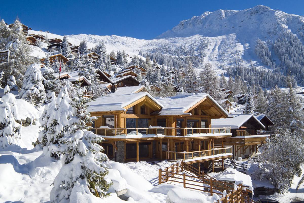 Exterior view in winter of Chalet Les Etrennes in Verbier