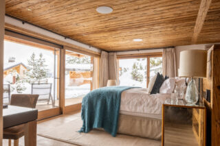 Master bedroom suite at Chalet les Étrennes in Verbier