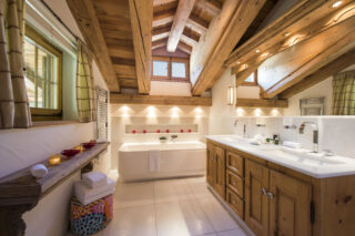 Master ensuite bathroom at Chalet Milou in Verbier