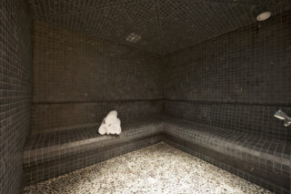 Hammam in the shared spa area at Apartment Silver in Verbier
