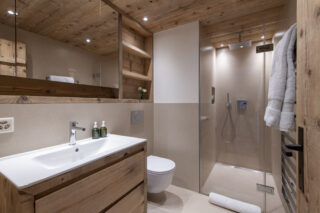 84_chalet-teredo-verbier-bedroom-3shower-room