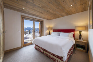 10_chalet-teredo-verbier-bedroom-4-balcony-view