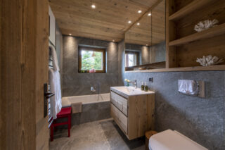 86_chalet-teredo-verbier-bedroom-4-bathroom