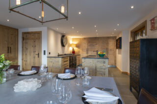 58_chalet-teredo-verbier-kitchen-dining-area