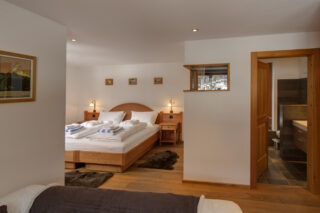 17_chalet-ibron-zermatt-bedroom-1-junior-suite