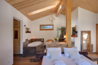 10_chalet-ibron-zermatt-master-bedroom-open-bathroom