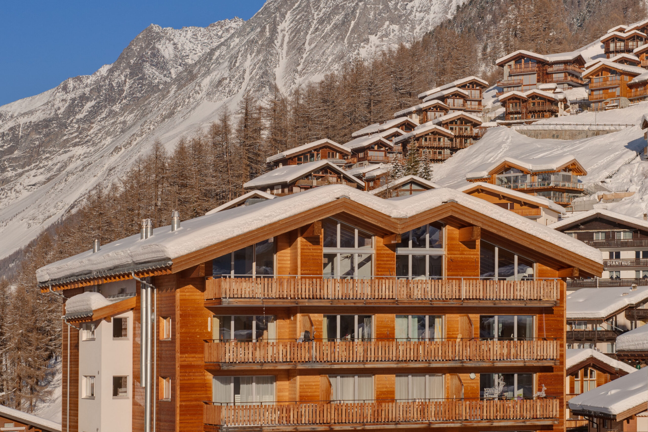 Exterior of penthouses Zeus and Zora in Zermatt