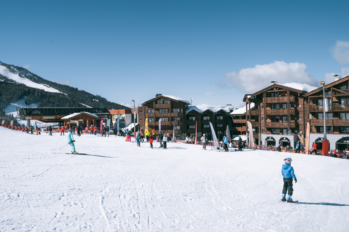 courchevel-1650-france-village-snow-front