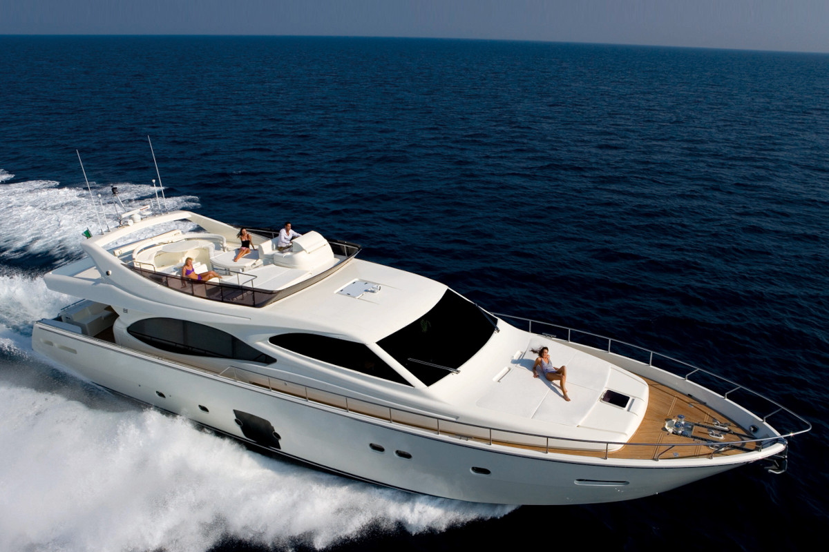 M/Y Orlando L cruising at a maximum speed of 33 knots with sun deck and plentiful sun lounging space